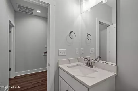 Bath - 1374 Salter Path Rd #B, Salter Path, NC 28575 photo 4 of 4