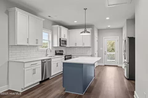 Kitchen - 1374 Salter Path Rd #B, Salter Path, NC 28575 photo 1 of 3