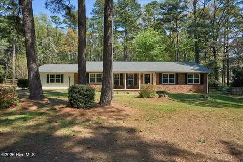 109 Grampian Way, Southern Pines, NC 28387