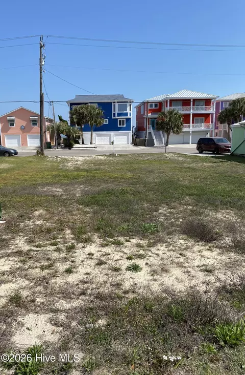 622 Fort Fisher Blvd S, Kure Beach, NC 28449
