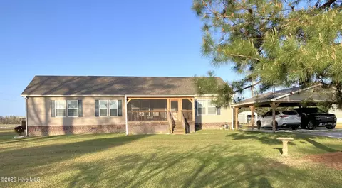 1406 White Oak River Rd, Maysville, NC 28555