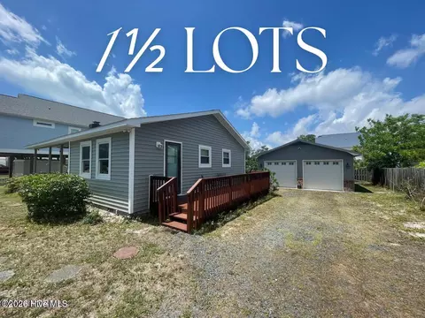 141 NE 33rd St, Oak Island, NC 28465