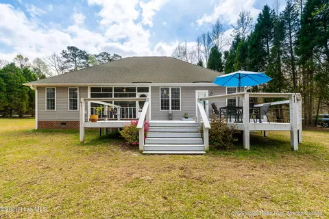 Exterior - 109 Deep Creek Rd, Chocowinity, NC 27817 photo 4 of 11