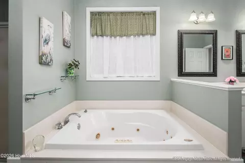 Bath - 109 Deep Creek Rd, Chocowinity, NC 27817 photo 3 of 5
