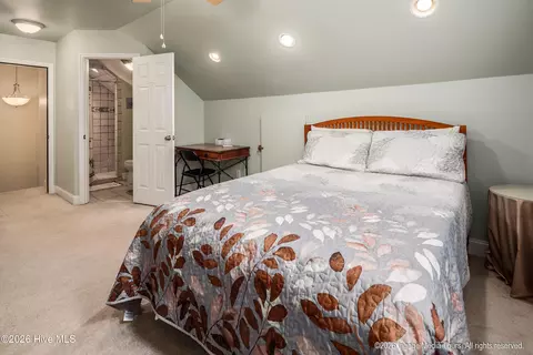 Bedroom - 109 Deep Creek Rd, Chocowinity, NC 27817 photo 3 of 8