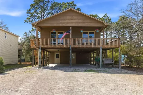 169 NW 2nd St, Oak Island, NC 28465