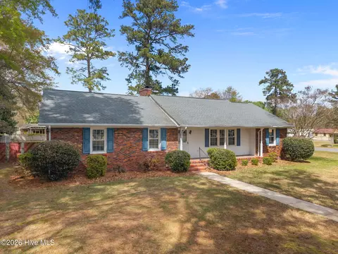2212 Longleaf Pine Dr, Kinston, NC 28504