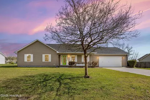 128 Airleigh Pl, Richlands, NC 28574