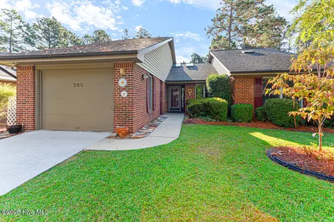 385 Pinehurst Trace Dr, Pinehurst, NC 28374