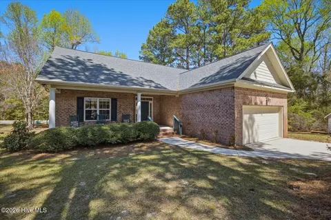 105 E Sanderling Cir, Hampstead, NC 28443