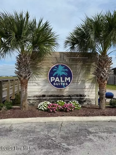 602 W Ft Macon Rd #132, Atlantic Beach, NC 28512