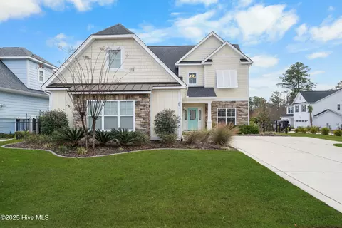63 Evergreen Ln, Hampstead, NC 28443