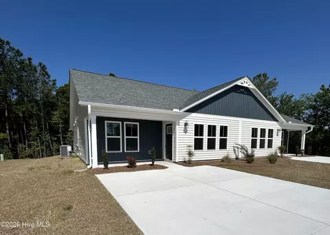 502 Cove Dr, Newport, NC 28570