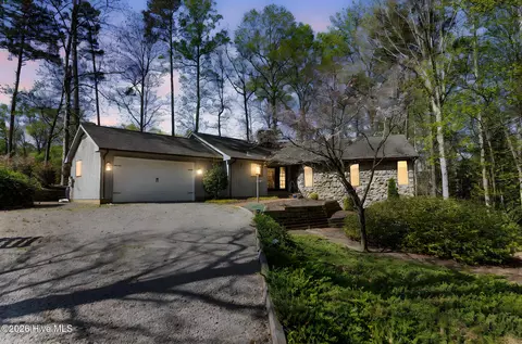 726 Piccadilly Ct, Sanford, NC 27332