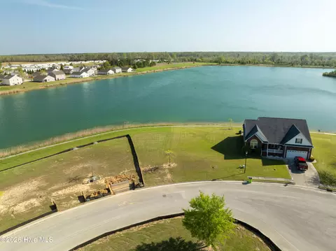 273 Lake Tyler Dr, New Bern, NC 28560
