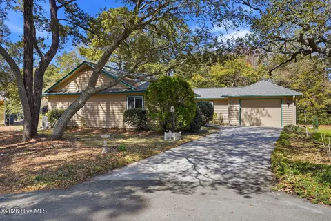 620 Jasmine Ln SW, Sunset Beach, NC 28468