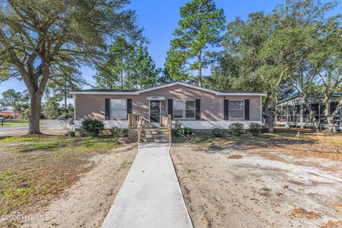 4690 Port Loop Rd SE, Southport, NC 28461