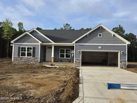 2914 Loch Ct, Grimesland, NC 27837