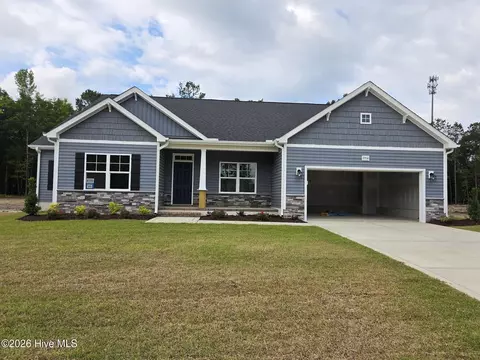 2914 Loch Ct, Grimesland, NC 27837