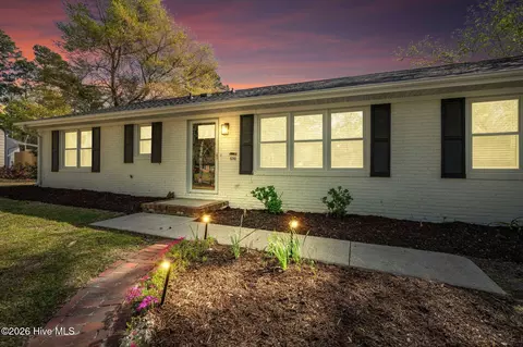 5202 Fitzgerald Dr, Wilmington, NC 28405