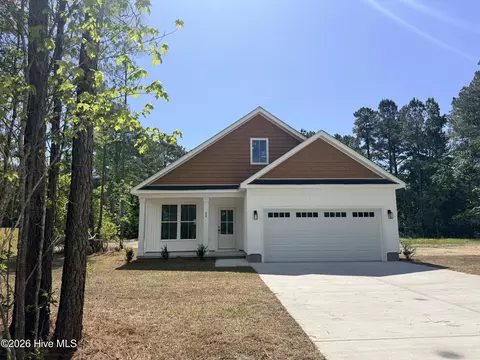 86 Whispering Pines Ct, Hampstead, NC 28443