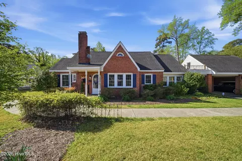 1521 W Queen St, Edenton, NC 27932