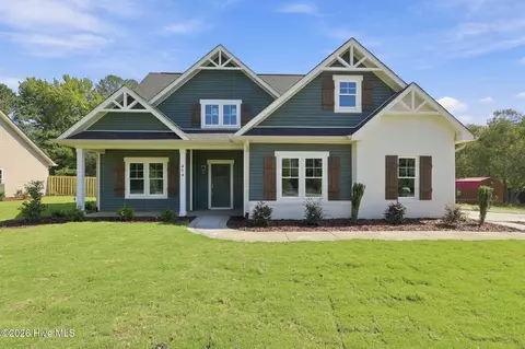 454 James St, Vass, NC 28394