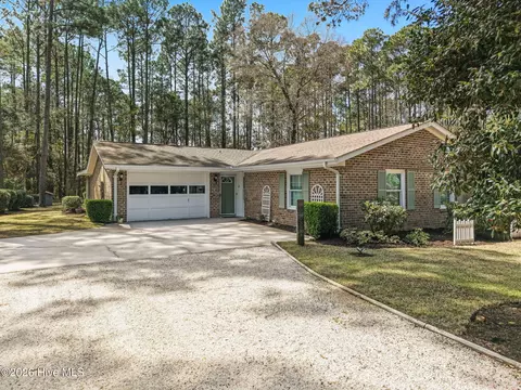 5 E Pine Ct, Carolina Shores, NC 28467