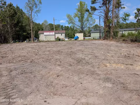 206 2nd Ln, Midway Park, NC 28544