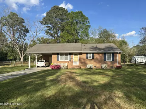 406 Johns Rd, Laurinburg, NC 28352