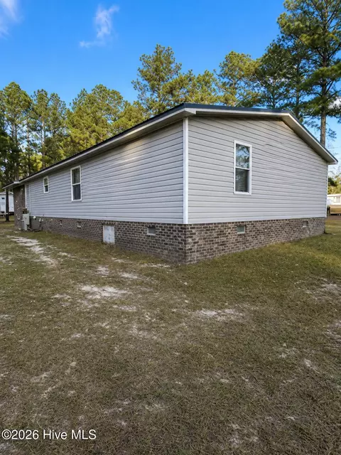 8801 Johns Mill Rd, Maxton, NC 28364 photo 6