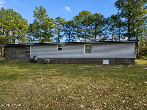 8801 Johns Mill Rd, Maxton, NC 28364 photo 4