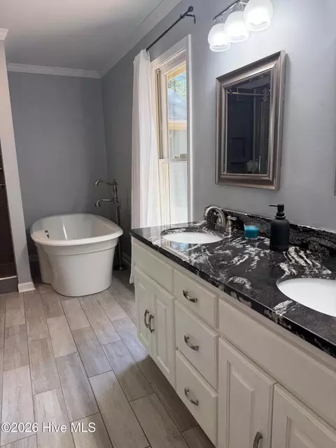 Bath - 380 W Denny Ave, Pinebluff, NC 28373 photo 3 of 4