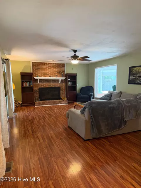 Living - 380 W Denny Ave, Pinebluff, NC 28373 photo 1 of 3