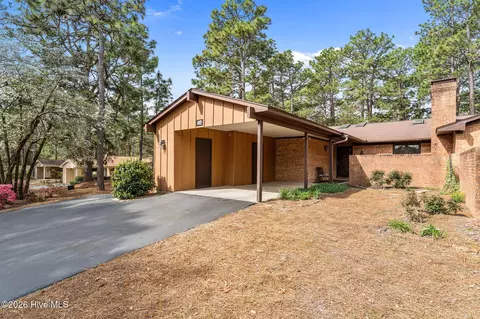 534 Sandalwood Dr, Southern Pines, NC 28387