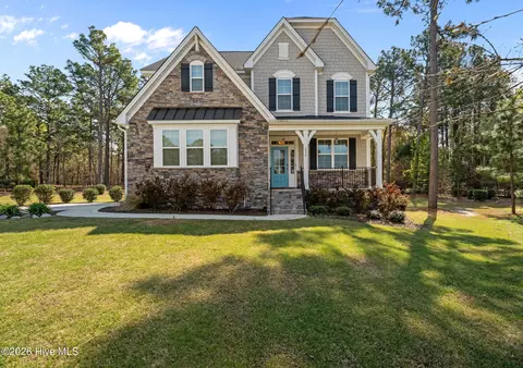 236 Claret Ct, Southern Pines, NC 28387