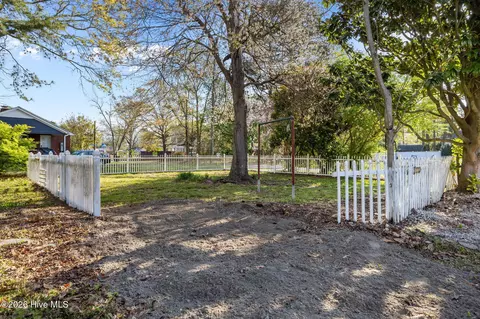 Exterior - 333 Fifth St, Ayden, NC 28513 photo 3 of 7
