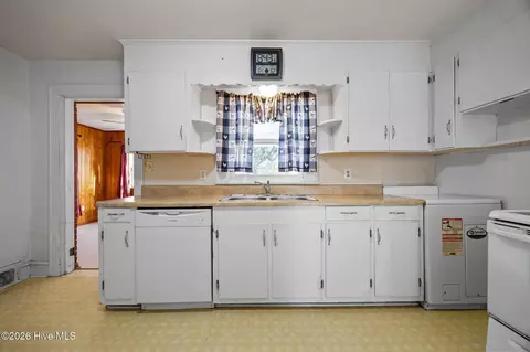 Kitchen - 333 Fifth St, Ayden, NC 28513 photo 1 of 4
