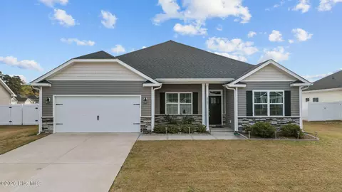 2727 Luna Ln, Winterville, NC 28590