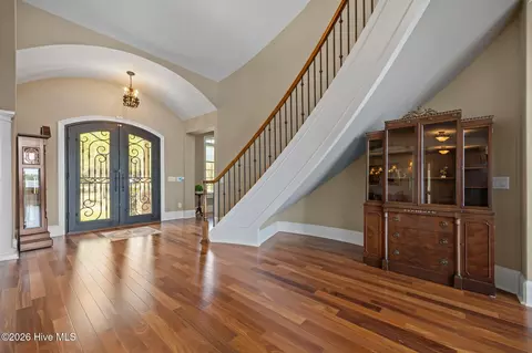 Entry Way - 121 Pamlico Ln, Chocowinity, NC 27817 photo 2 of 4