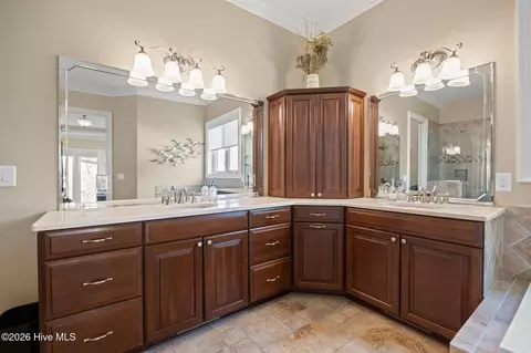 Bath - 121 Pamlico Ln, Chocowinity, NC 27817 photo 3 of 8