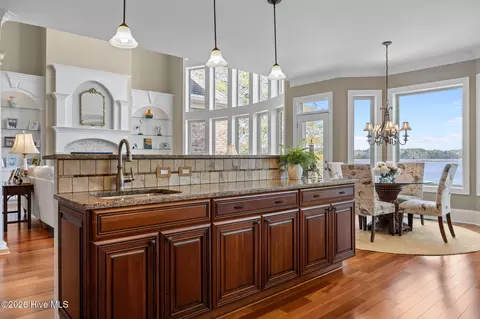 Kitchen - 121 Pamlico Ln, Chocowinity, NC 27817 photo 3 of 7