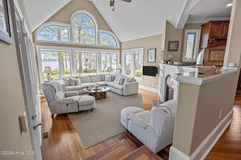 Living - 121 Pamlico Ln, Chocowinity, NC 27817 photo 6 of 8