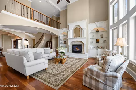 Living - 121 Pamlico Ln, Chocowinity, NC 27817 photo 4 of 8