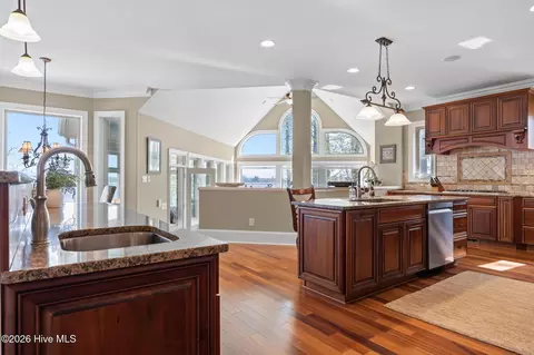 Kitchen - 121 Pamlico Ln, Chocowinity, NC 27817 photo 2 of 7