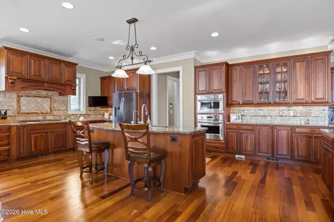 Kitchen - 121 Pamlico Ln, Chocowinity, NC 27817 photo 5 of 7