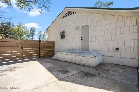 Exterior - 209 Puller Dr, Jacksonville, NC 28540 photo 2 of 6