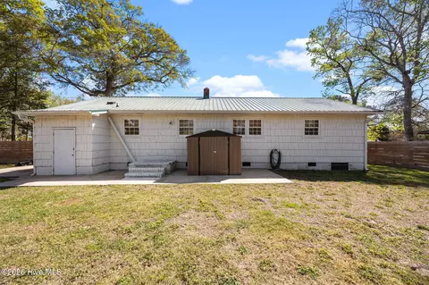 Exterior - 209 Puller Dr, Jacksonville, NC 28540 photo 5 of 6