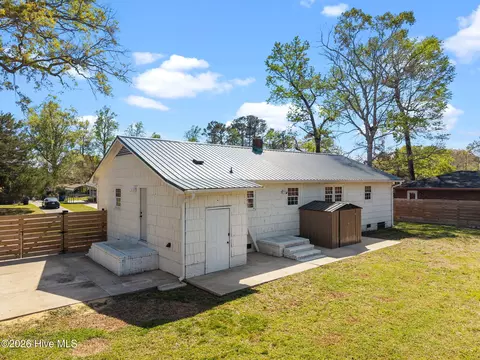Exterior - 209 Puller Dr, Jacksonville, NC 28540 photo 4 of 6