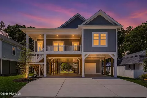 125 NW 19th St, Oak Island, NC 28465